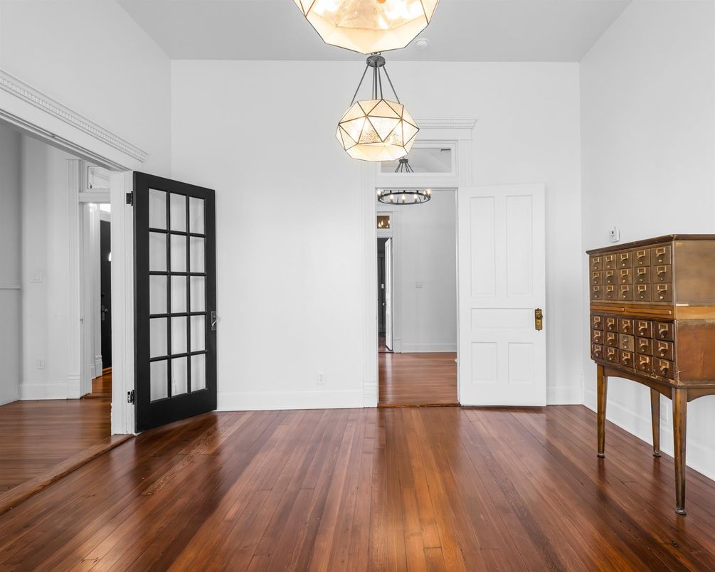 Empty room, Interior, Pendant Lights, Wood Texture Flooring