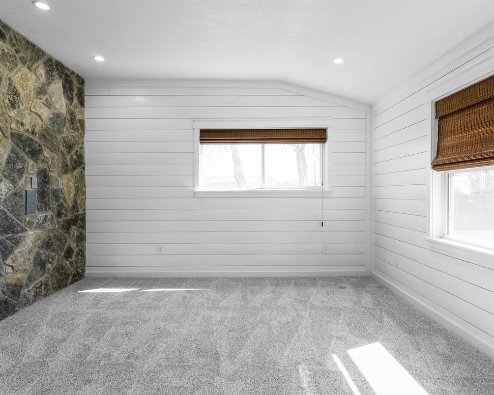 Empty room, Interior, Recessed Lighting