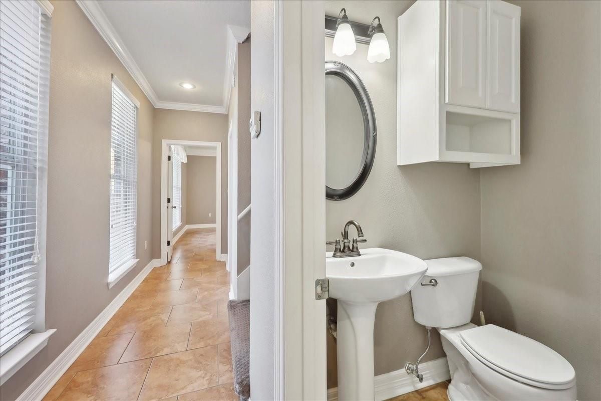 Bathroom, Interior, Recessed Lighting