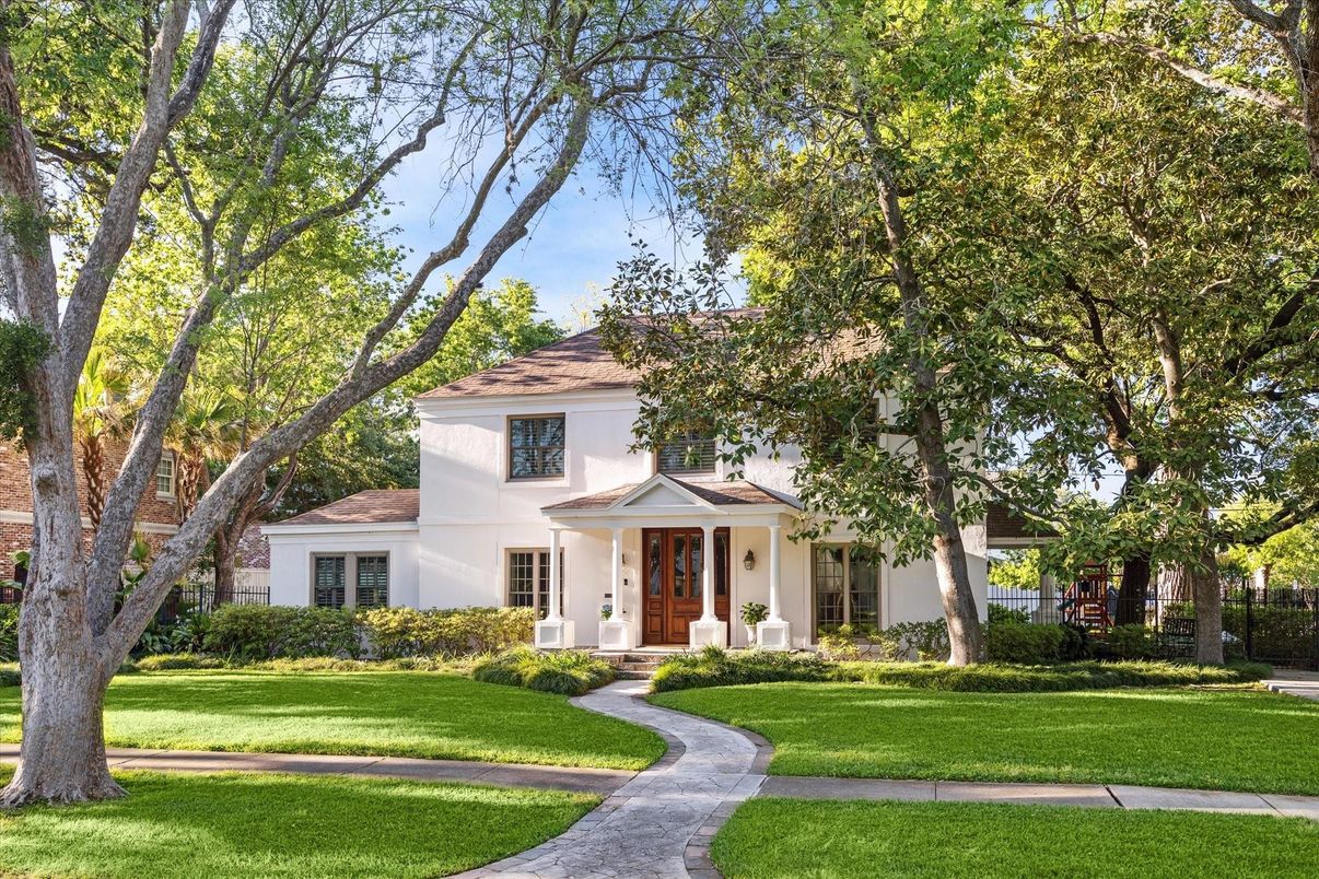 Backyard, Exterior, Facade, French Provincial
