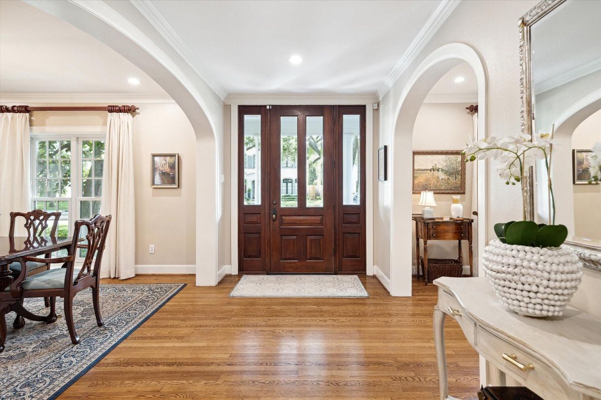 Dining room, Interior, Recessed Lighting, Wood Texture Flooring