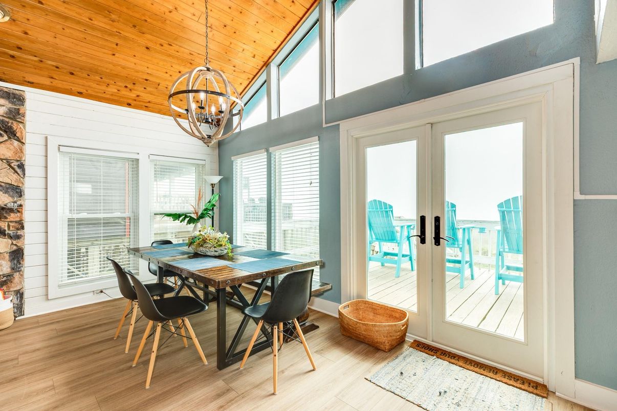 Chandelier, Dining room, Interior, Pendant Lights, Wooden Ceilings, Wood Texture Flooring