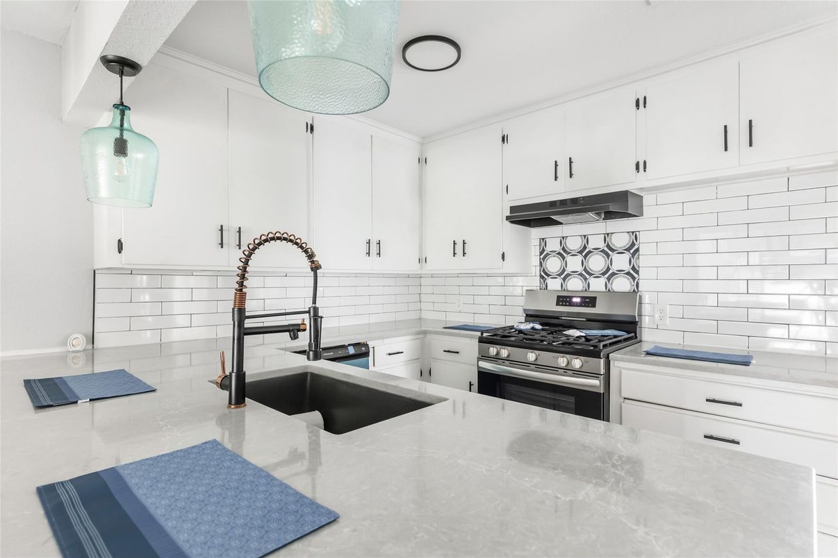 Interior, Kitchen, Stainless Steel Appliances