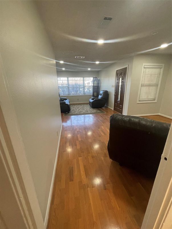 Interior, Recessed Lighting, Wood Texture Flooring