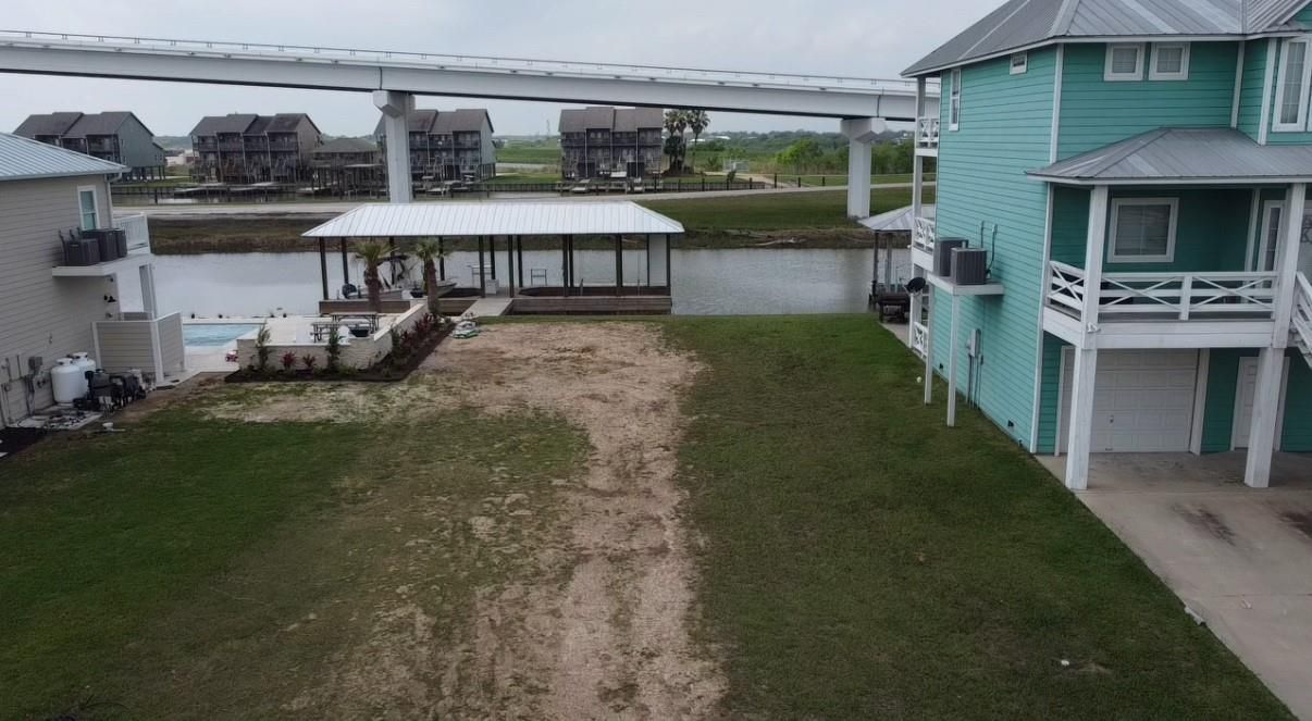 Backyard, Exterior, Water