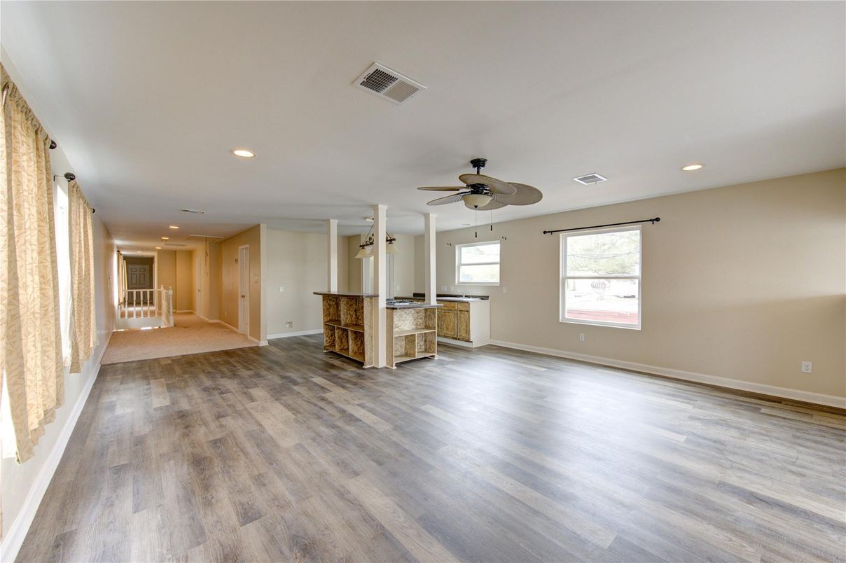 Empty room, Interior, Recessed Lighting, Wood Texture Flooring