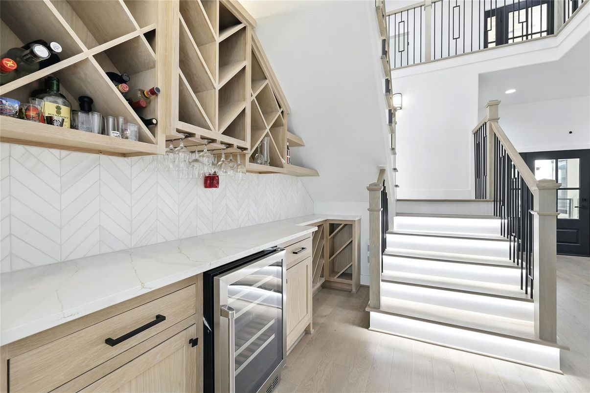 Interior, Recessed Lighting, Wood Texture Flooring