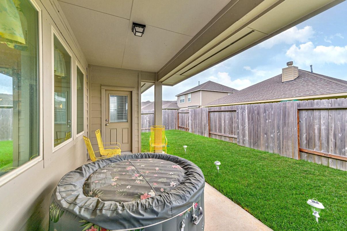 Backyard, Exterior