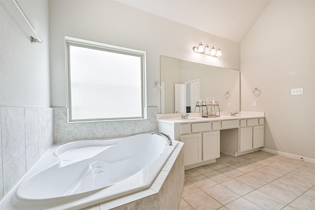Bathroom, Dual Sink Vanities, Interior