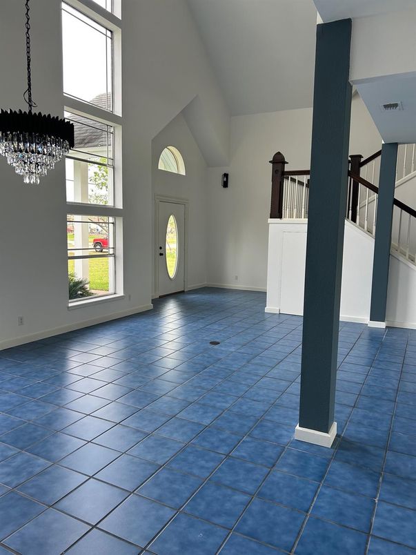 Chandelier, Empty room, Interior