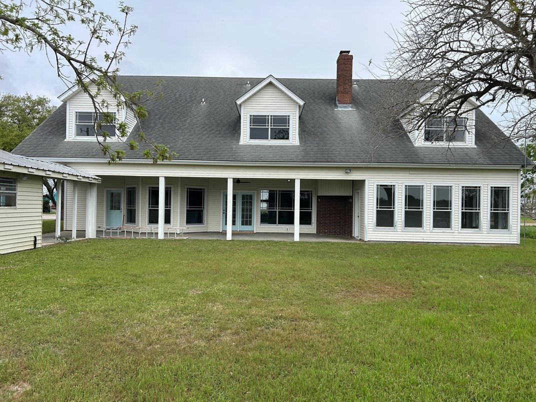 Exterior, Facade, Cape Cod