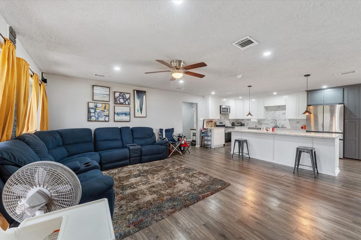 Interior, Kitchen, Living room, Pendant Lights, Recessed Lighting, Stainless Steel Appliances, Wood Texture Flooring