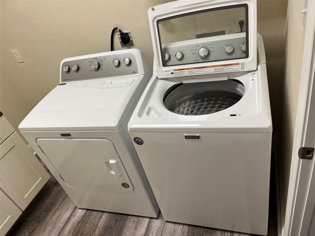 Interior, Utility Closets, Washer, Wood Texture Flooring
