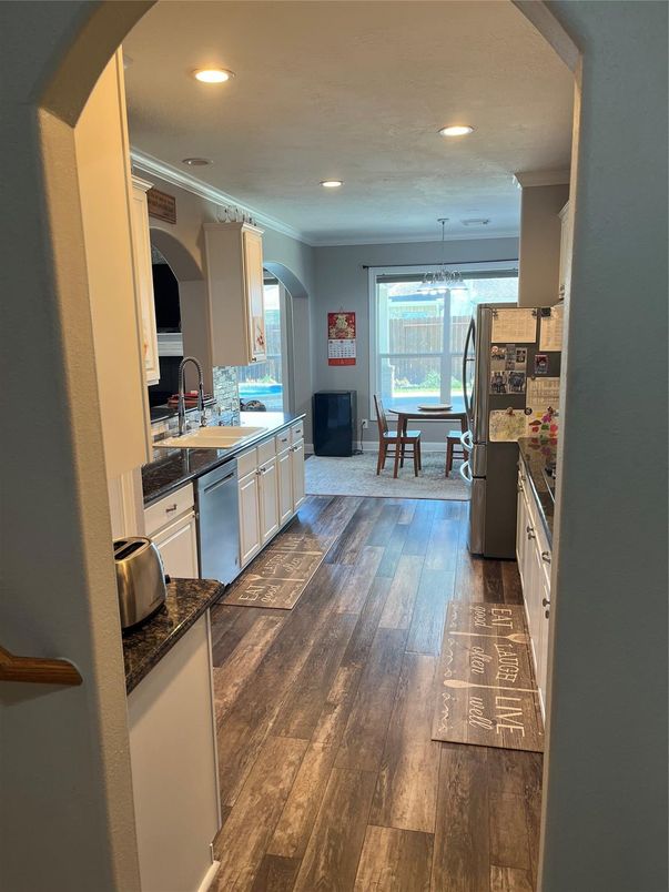 Dining room, Interior, Kitchen, Recessed Lighting, Wood Texture Flooring