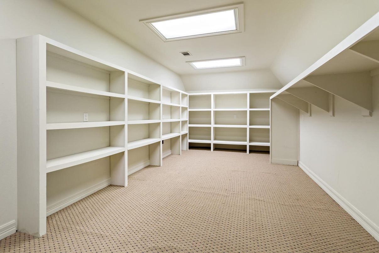 Interior, Recessed Lighting, Walk-in Closets