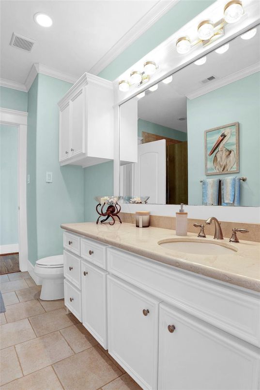 Bathroom, Interior, Recessed Lighting