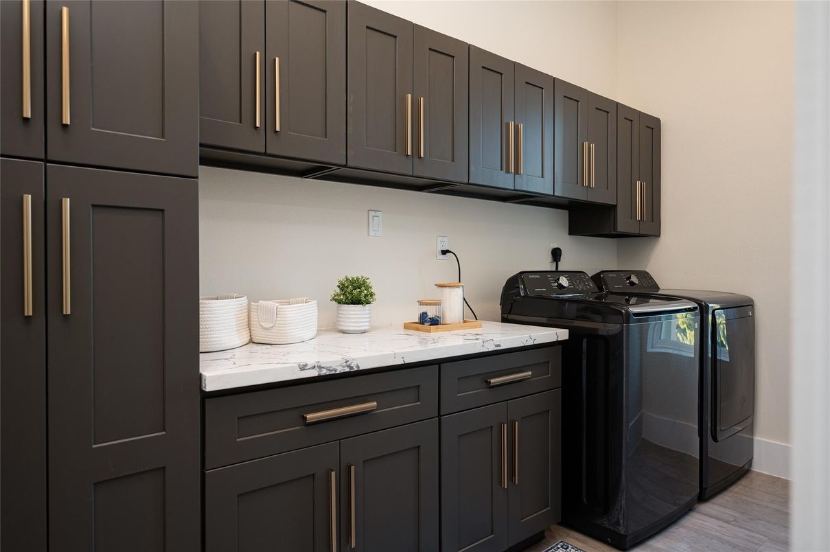 Interior, Washer, Wood Texture Flooring