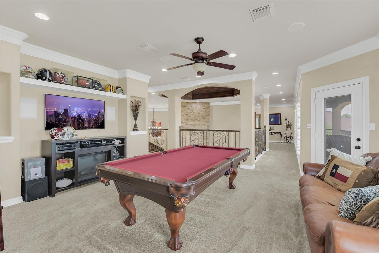 Billiard Table, Game Room, Interior, Recessed Lighting