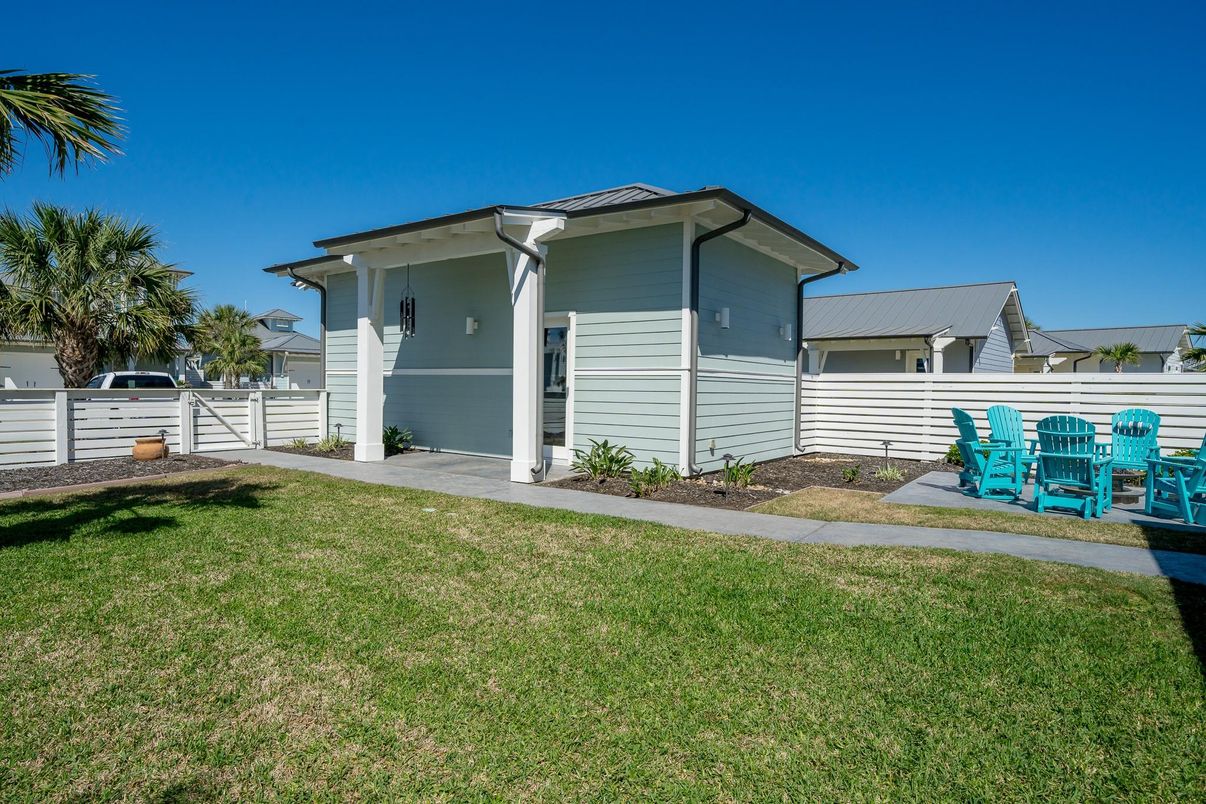 Backyard, Exterior