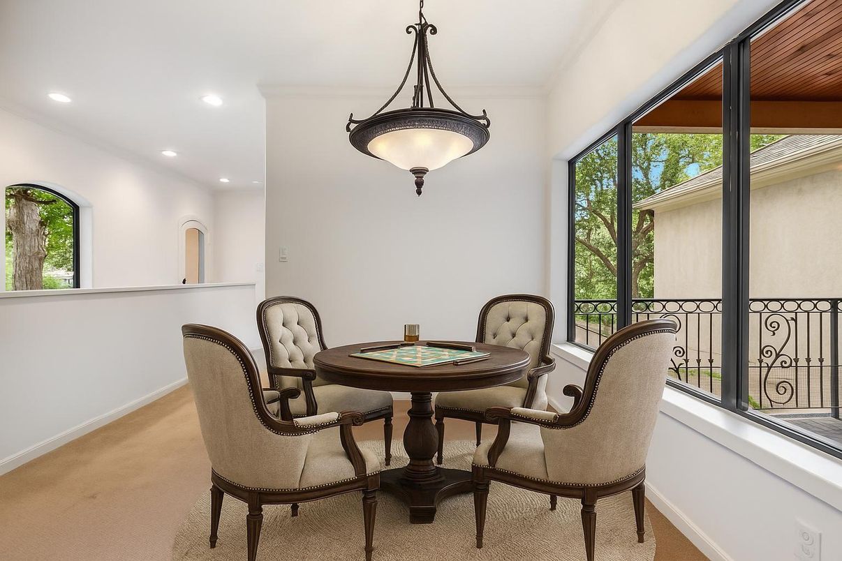 Dining room, Interior, Recessed Lighting