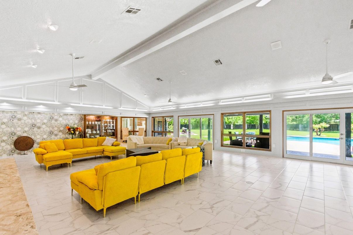 Interior, Living room, Marble, Pendant Lights, Recessed Lighting