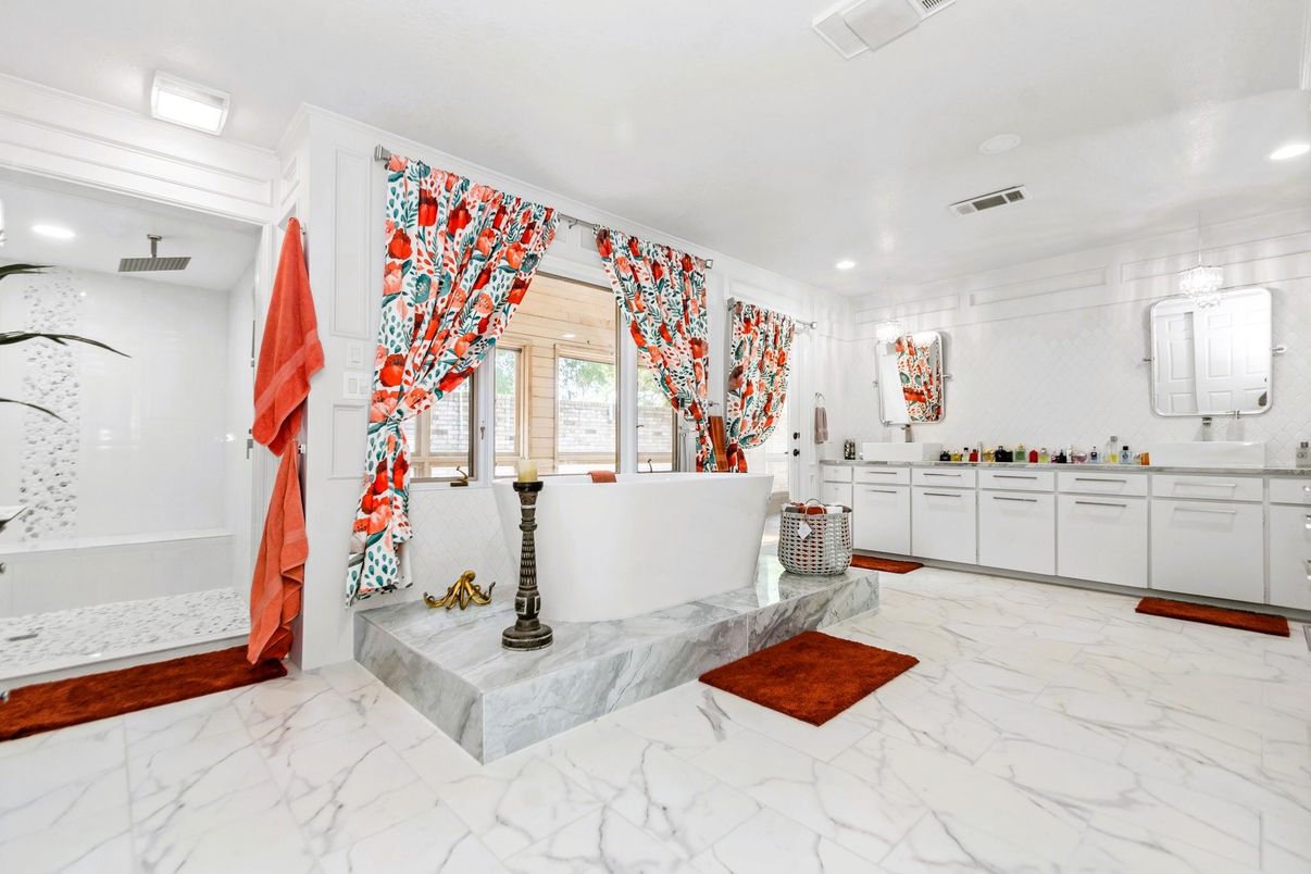 Bathroom, Dual Sink Vanities, Free Standing Baths, Interior, Marble, Recessed Lighting