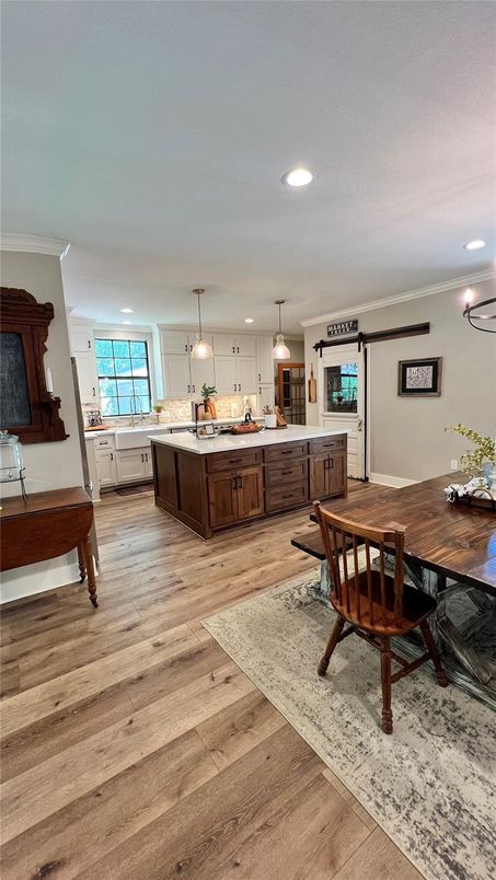 Dining room, Interior, Kitchen, Pendant Lights, Recessed Lighting, Wood Texture Flooring
