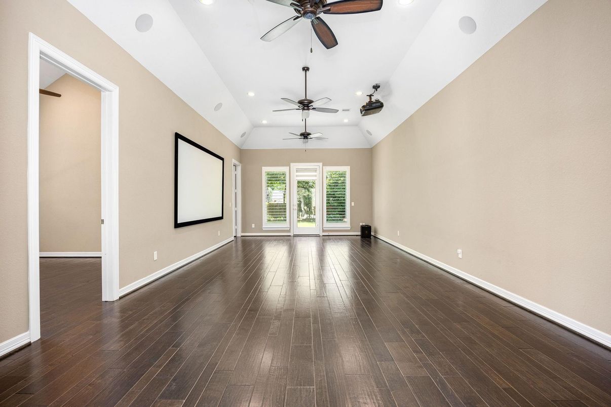 Empty room, Interior, Recessed Lighting, Wood Texture Flooring