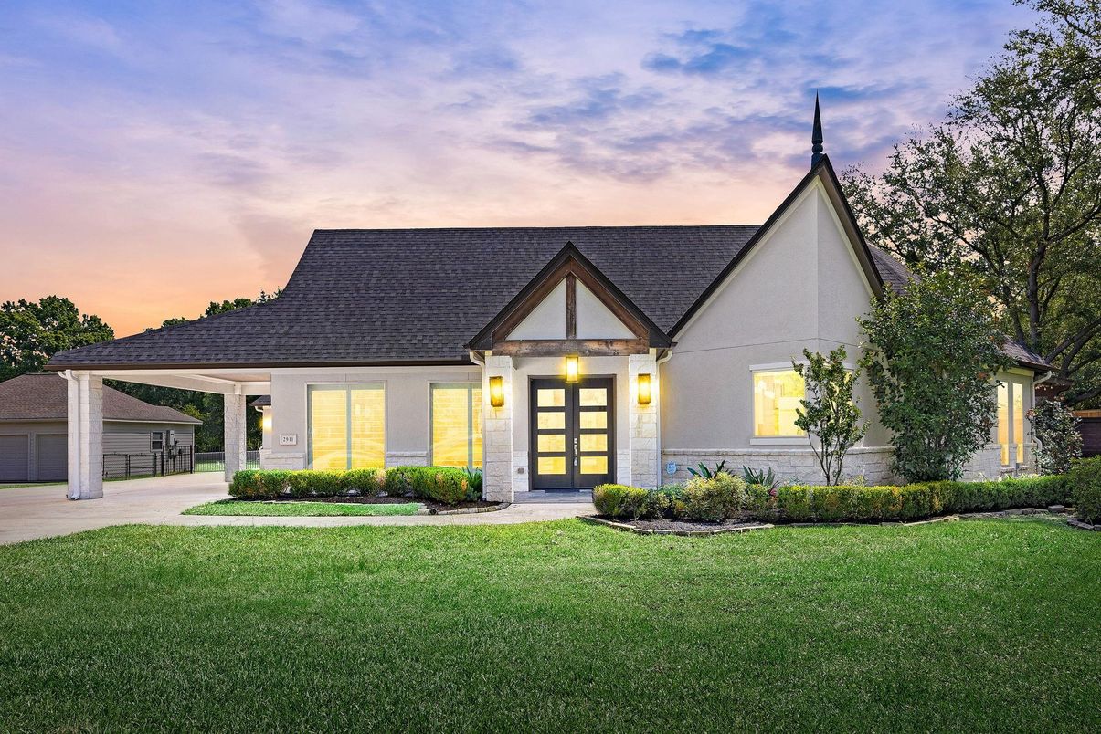 Backyard, Exterior, Facade, Farmhouse