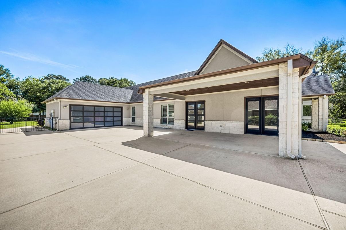 Detached Garage, Exterior