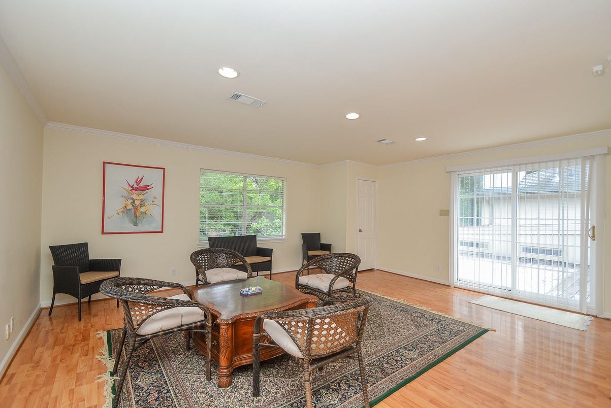 Dining room, Interior, Living room, Recessed Lighting, Wood Texture Flooring
