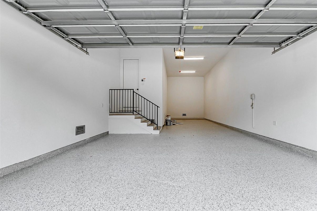 Garage, Interior