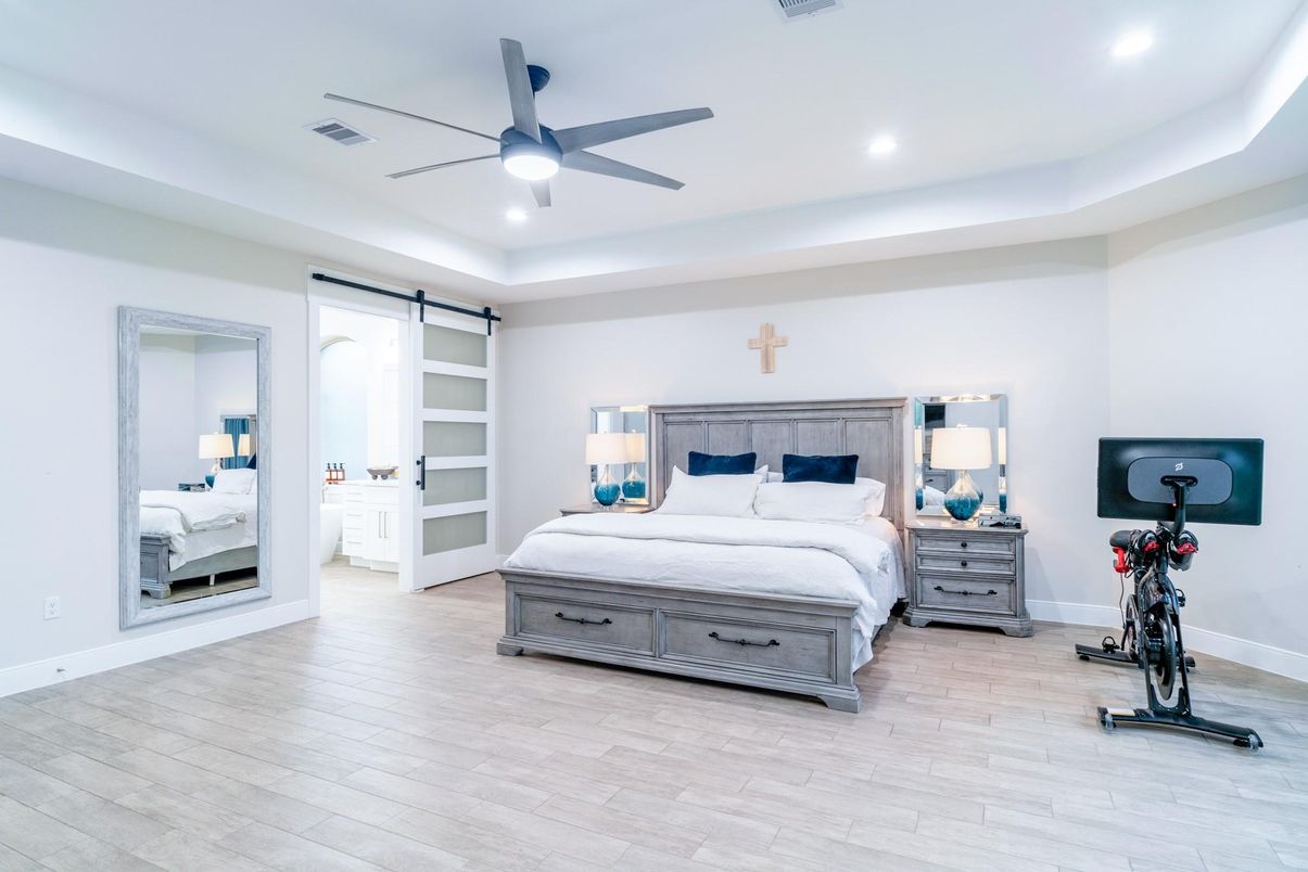 Bedroom, Fitness Equipment, Interior, Recessed Lighting, Wood Texture Flooring
