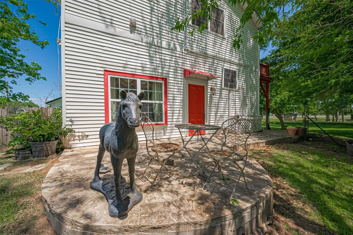 Backyard, Exterior