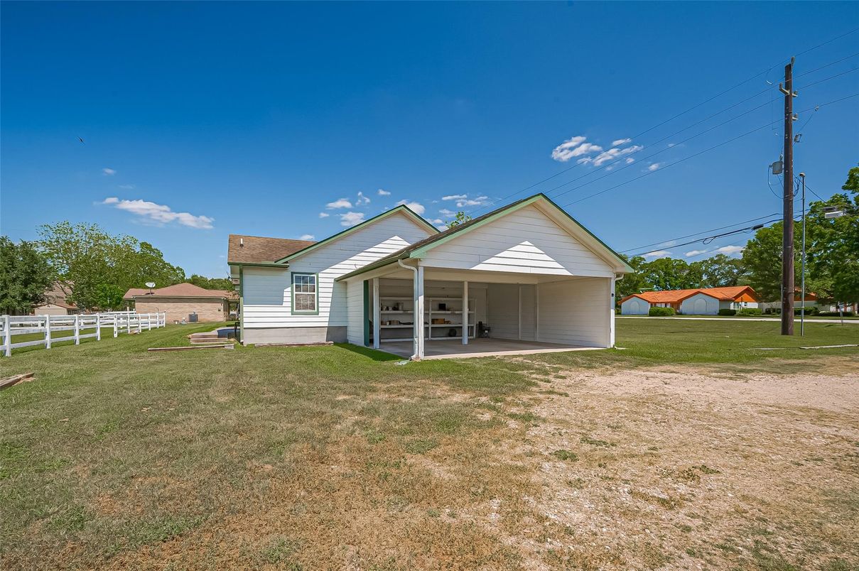 Backyard, Exterior
