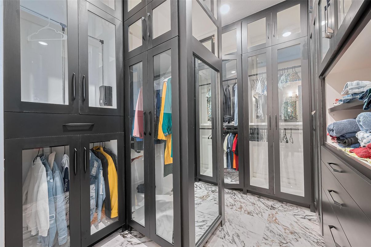 Interior, Marble, Walk-in Closets