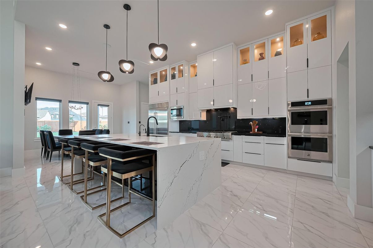 Dining room, Interior, Kitchen, Marble, Pendant Lights, Recessed Lighting, Stainless Steel Appliances