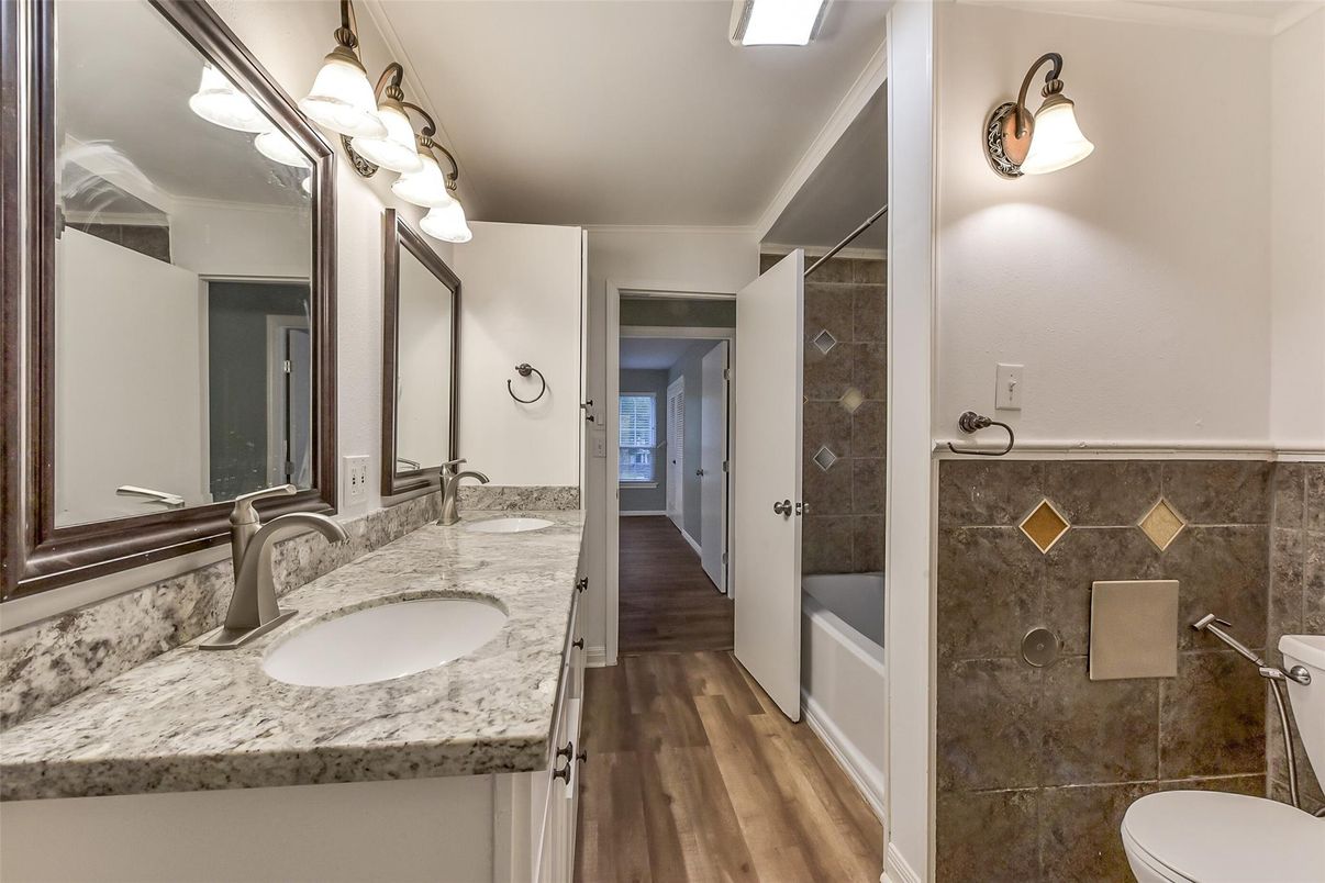 Bathroom, Dual Sink Vanities, Interior, Wood Texture Flooring