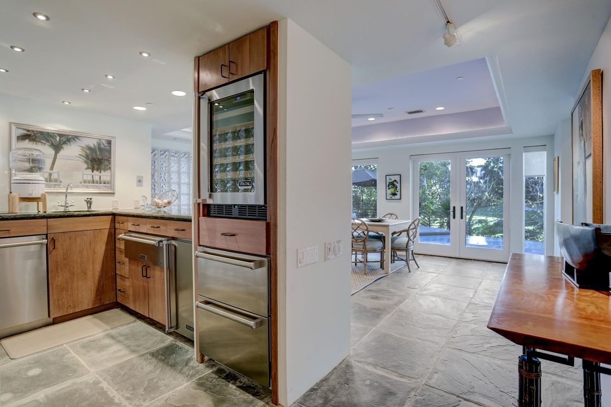 Dining room, Interior, Kitchen, Recessed Lighting, Stainless Steel Appliances