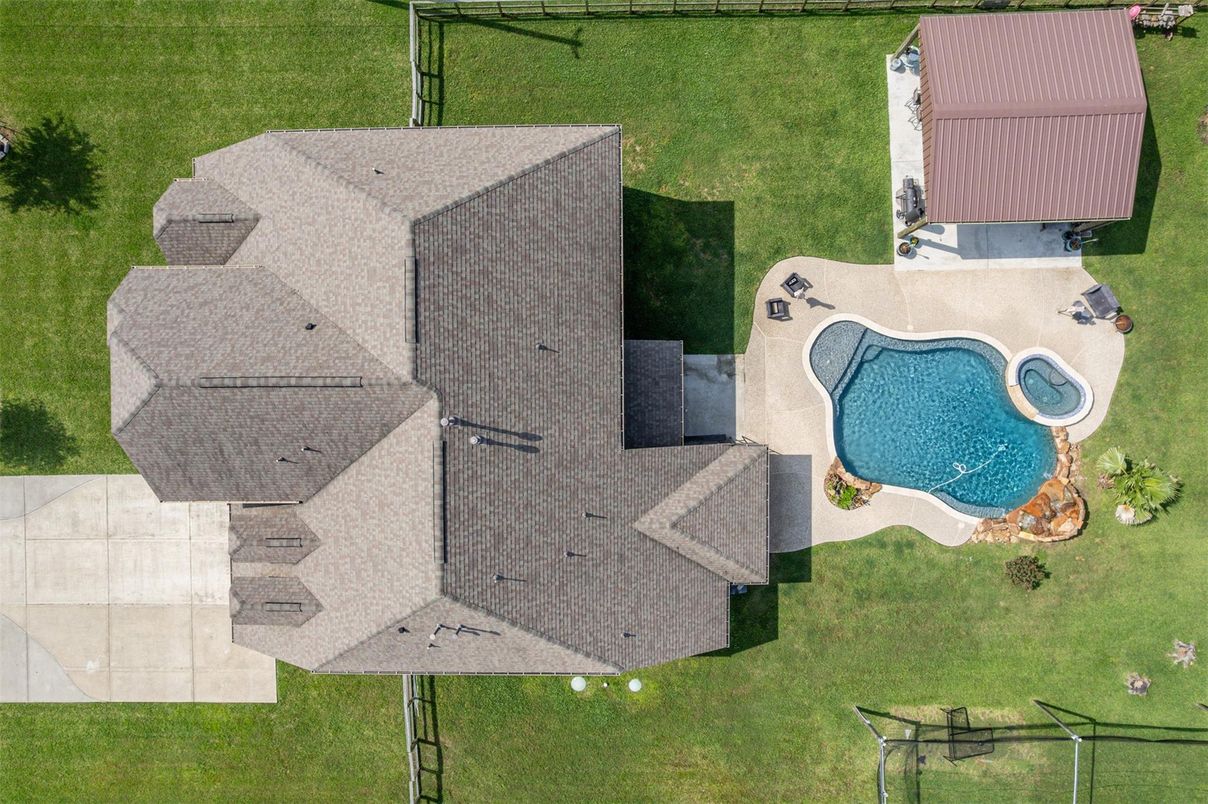 Exterior, Drone