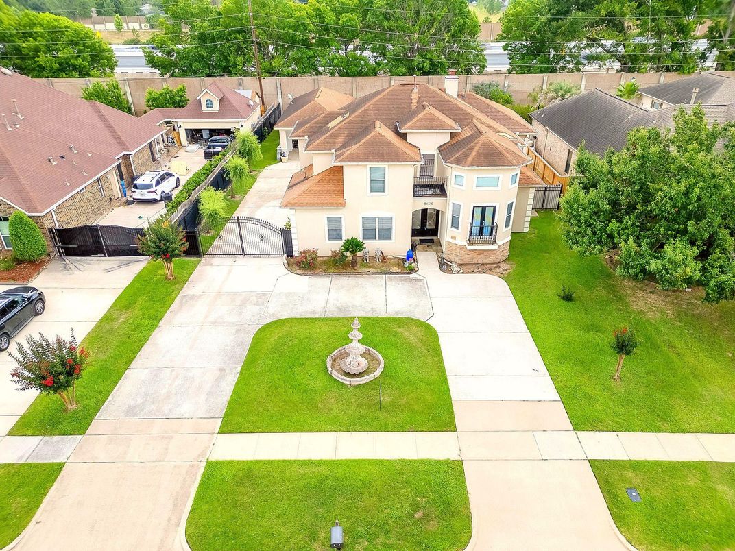 Exterior, Drone