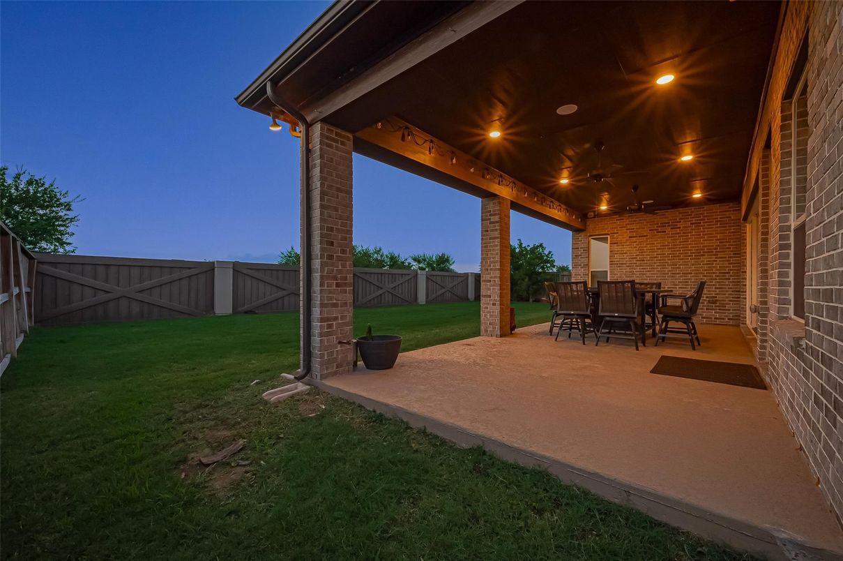 Backyard, Exterior