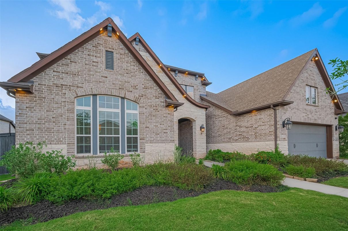 Attached, Exterior, Facade, Brick Facade, Brick Traditional