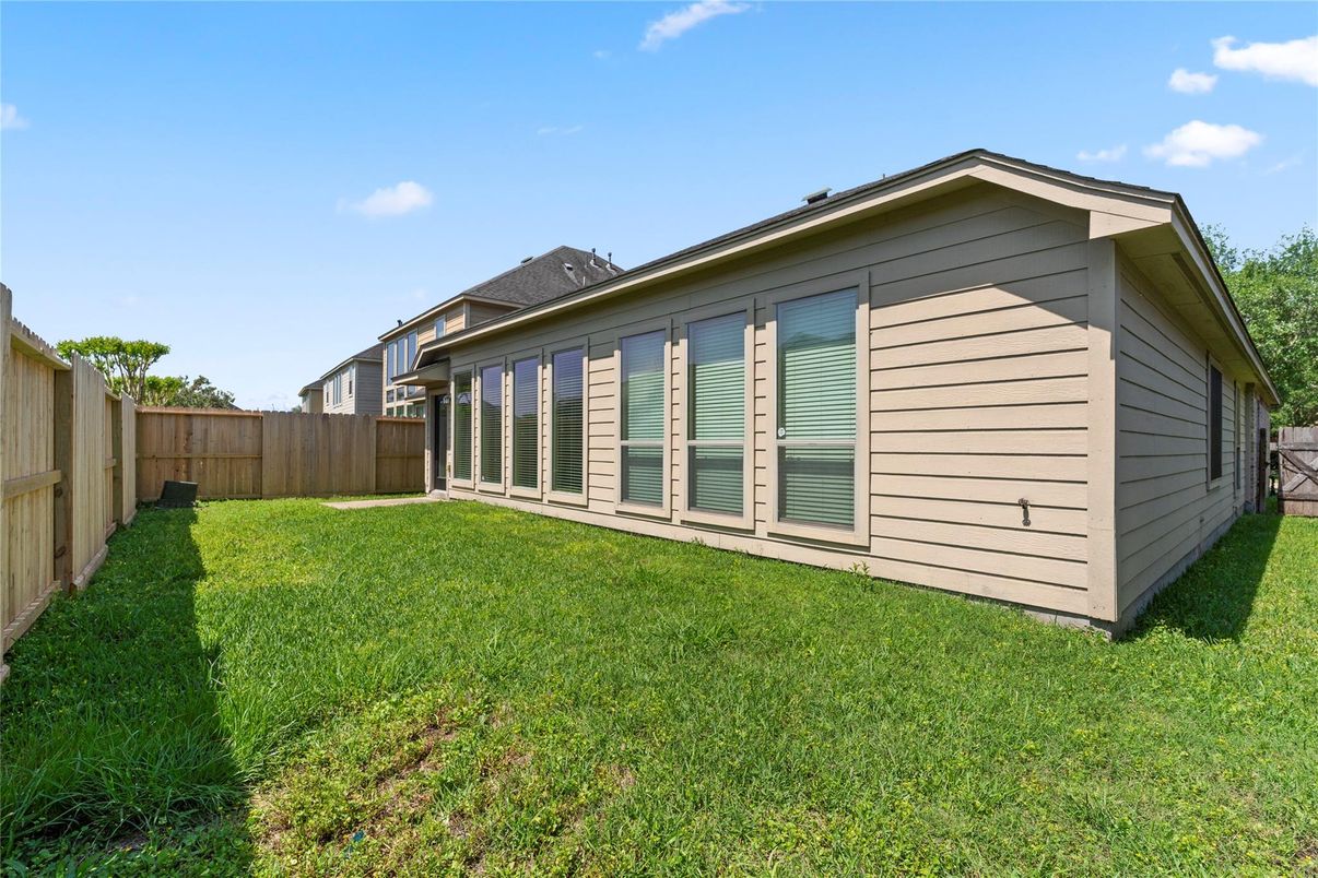 Backyard, Exterior