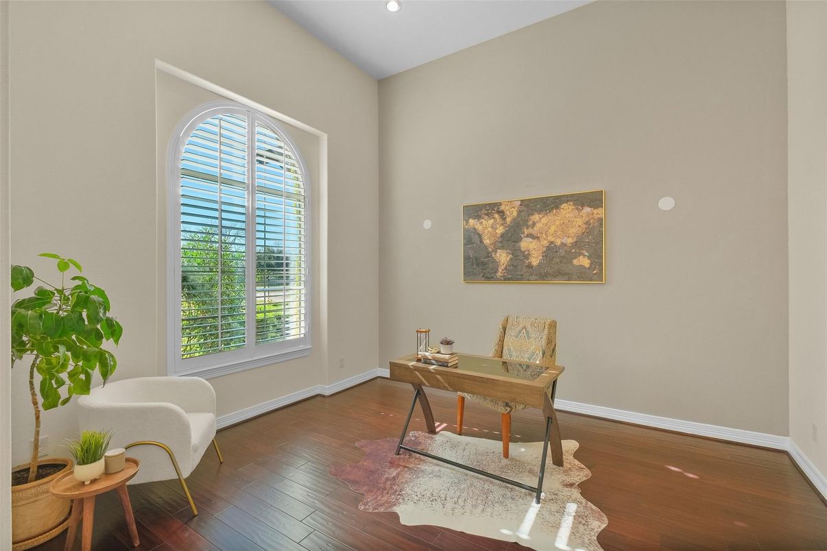 Home Office, Interior, Recessed Lighting, Wood Texture Flooring