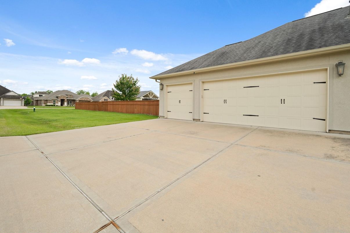 Backyard, Detached Garage, Exterior