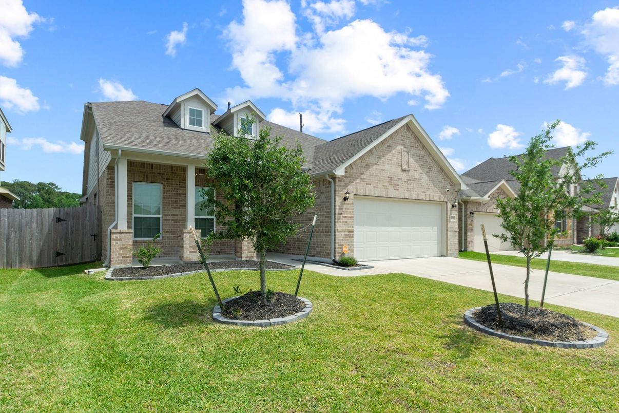 Attached, Exterior, Facade, Brick Facade, Ranch