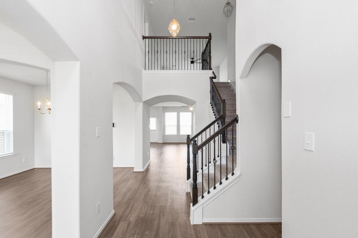Interior, Pendant Lights, Wood Texture Flooring