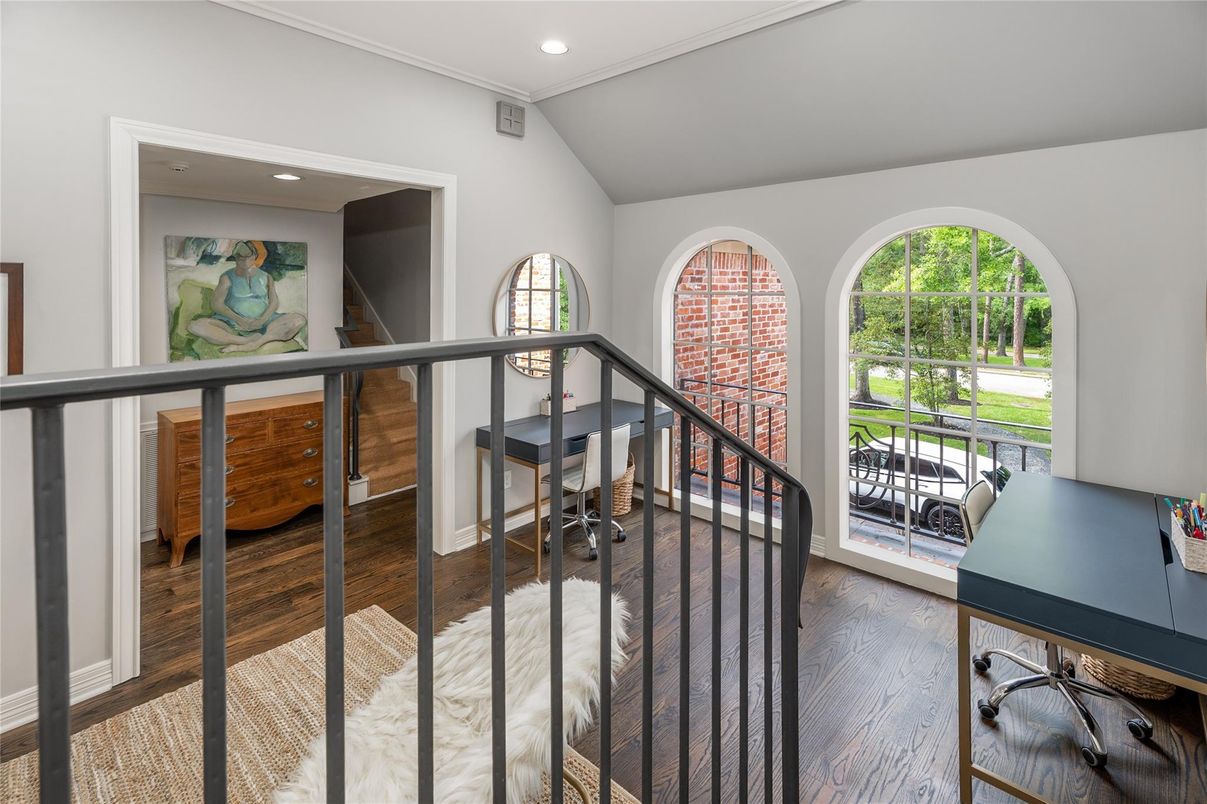 Home Office, Interior, Recessed Lighting, Wood Texture Flooring