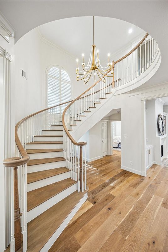 Chandelier, Interior, Wood Texture Flooring